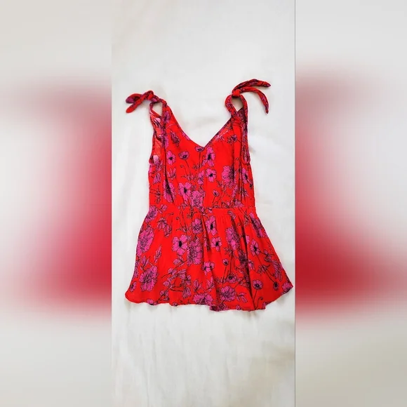 NWT! 100% Viscose Red Floral Bondi Beach Women's Band Of Gypsies Top Size Small - Picture 8 of 9